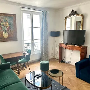 Sweet Champs De Mars Apartment