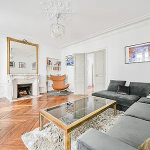 De Luxe - Assemblee Nationale Apartment